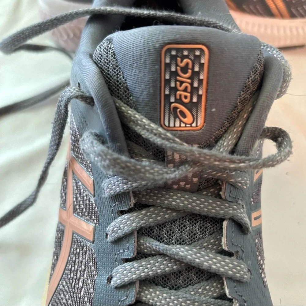 Asics Gel-Kayano 26 Gray Running Shoes